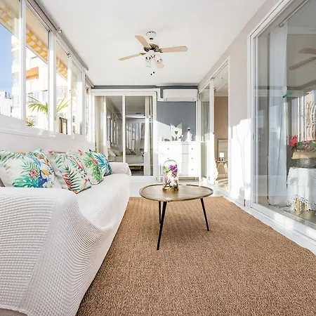Bhost - Center Apartment *